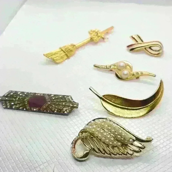 Vintage Gold-toned brooches pins bundle of 6 - Picture 4 of 12